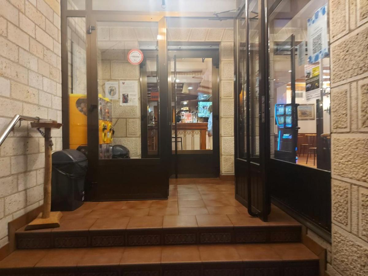 Hostal Linares Villanueva de Argaño Exterior foto